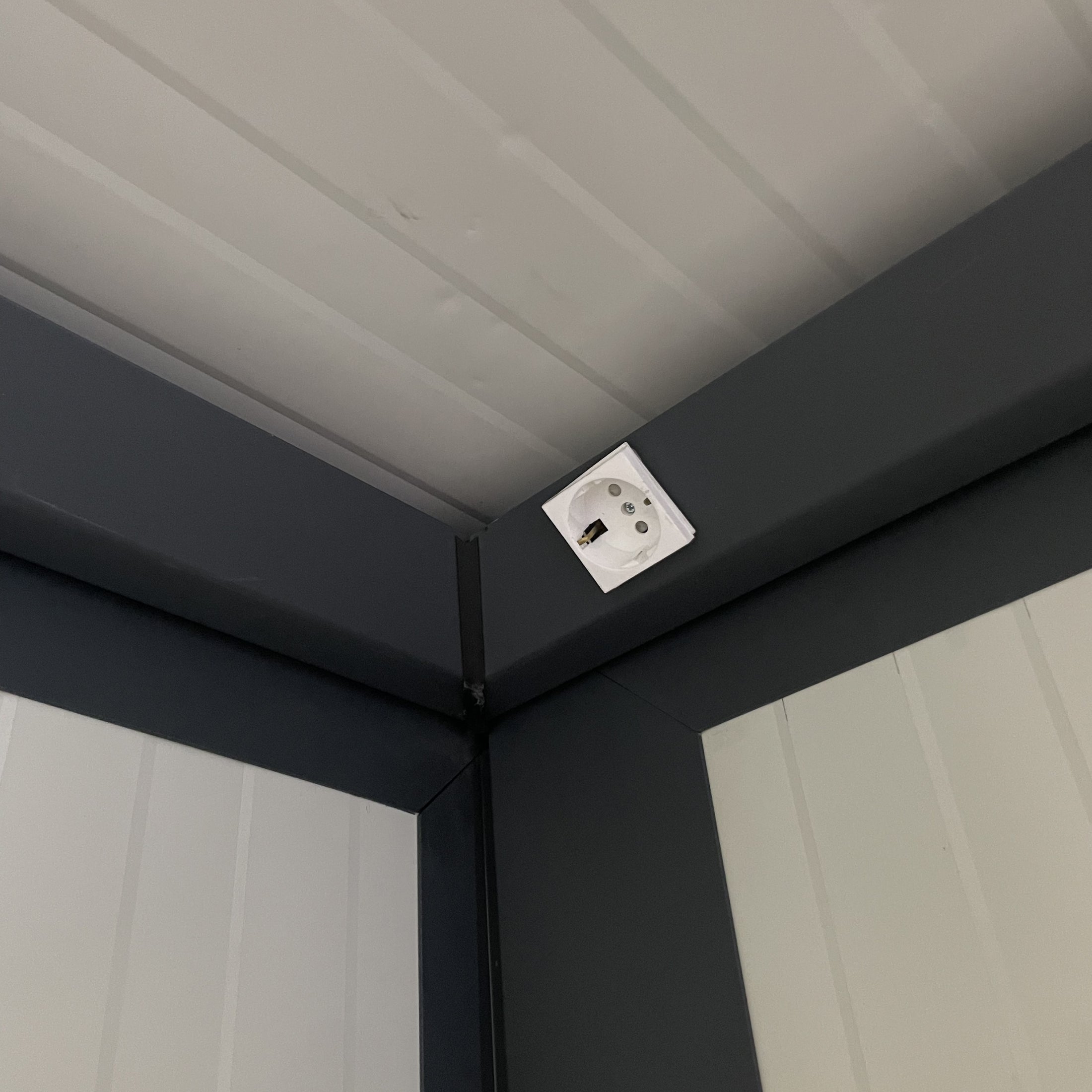 SnapNest - Liveable Aluminum Container House