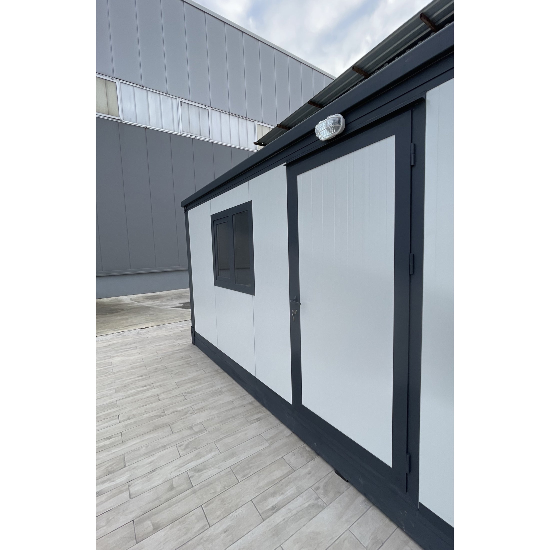 SnapNest - Liveable Aluminum Container House