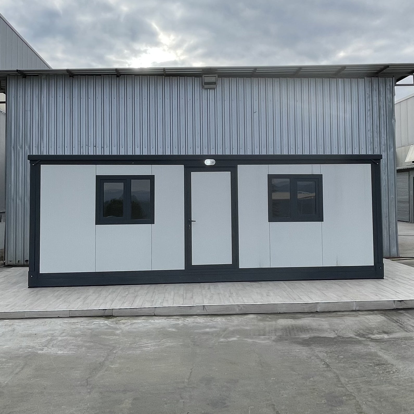 SnapNest - Liveable Aluminum Container House